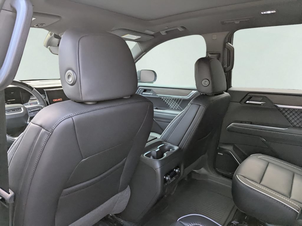 New 2026 GMC Acadia Denali w/ Super Cruise Package FWD image 14
