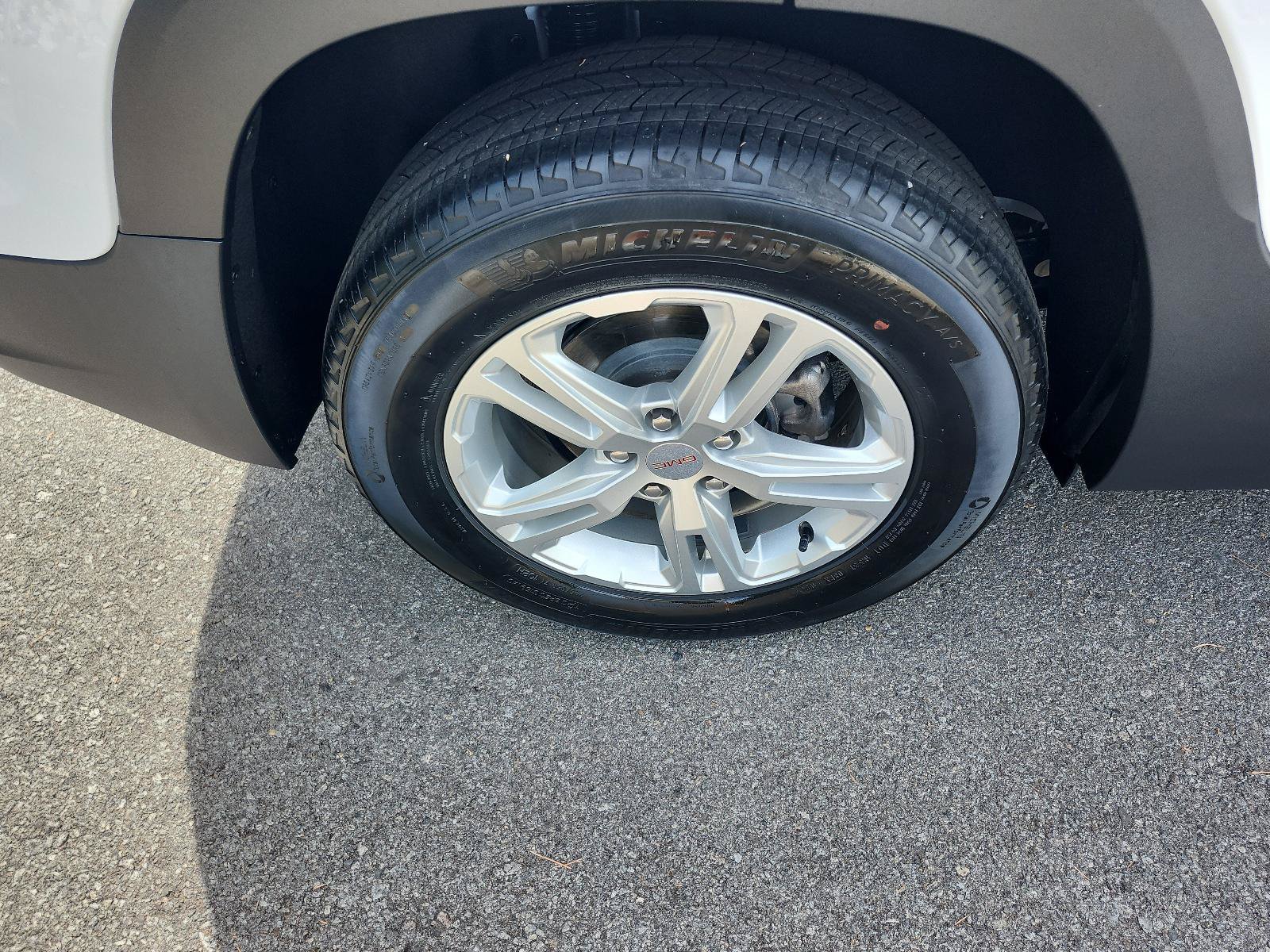 Used 2024 GMC Terrain SLE FWD image 6