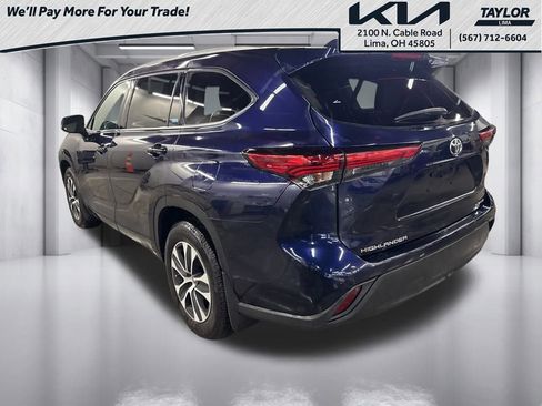 Used 2022 Toyota Highlander XLE image 7
