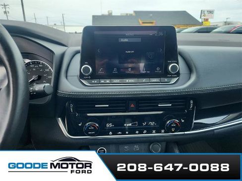 Used 2023 Nissan Rogue SL image 18