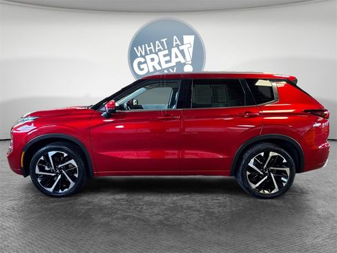 Used 2024 Mitsubishi Outlander SEL image 7
