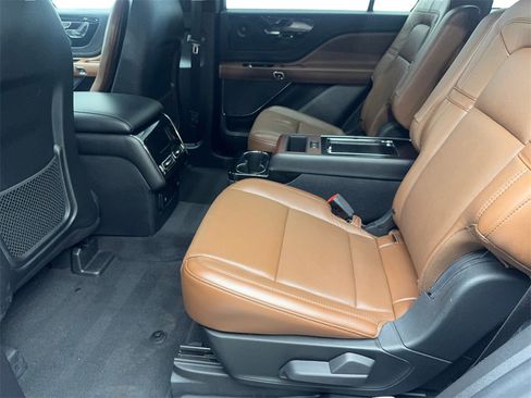 Used 2022 Lincoln Aviator Reserve w/ Equipment Group 201A image 32