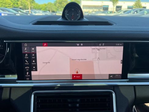 Used 2019 Porsche Panamera RWD image 23