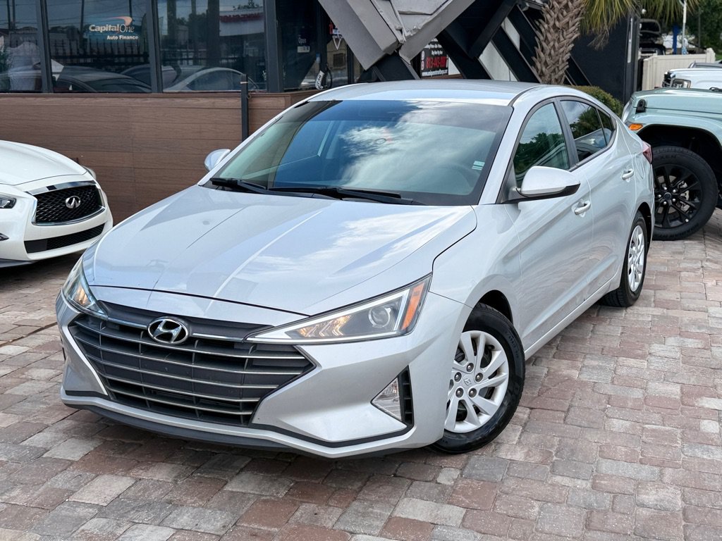 Used 2019 Hyundai Elantra SE w/ Cargo Package FWD image 4