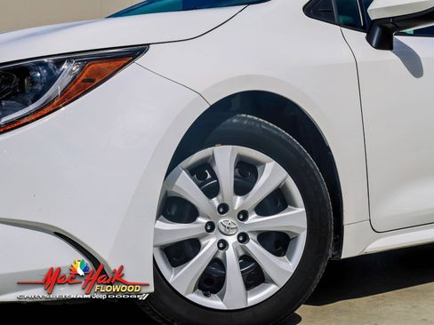 Used 2024 Toyota Corolla LE image 2