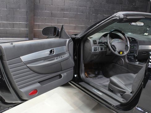 Used 2002 Ford Thunderbird Deluxe image 29