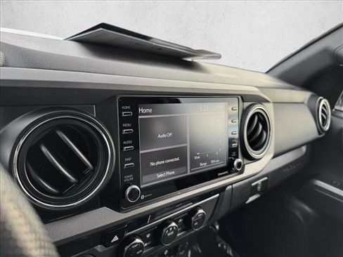 Certified 2022 Toyota Tacoma TRD Off-Road image 13