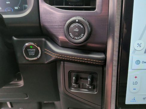 Used 2022 Ford Expedition Platinum RWD image 32