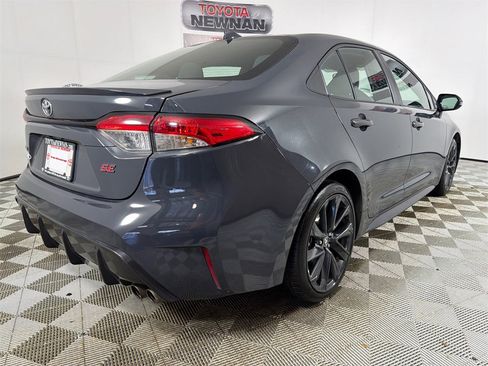 Used 2024 Toyota Corolla SE image 3