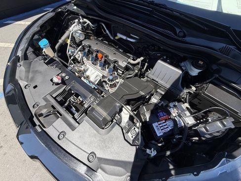 Used 2021 Honda HR-V Sport image 16