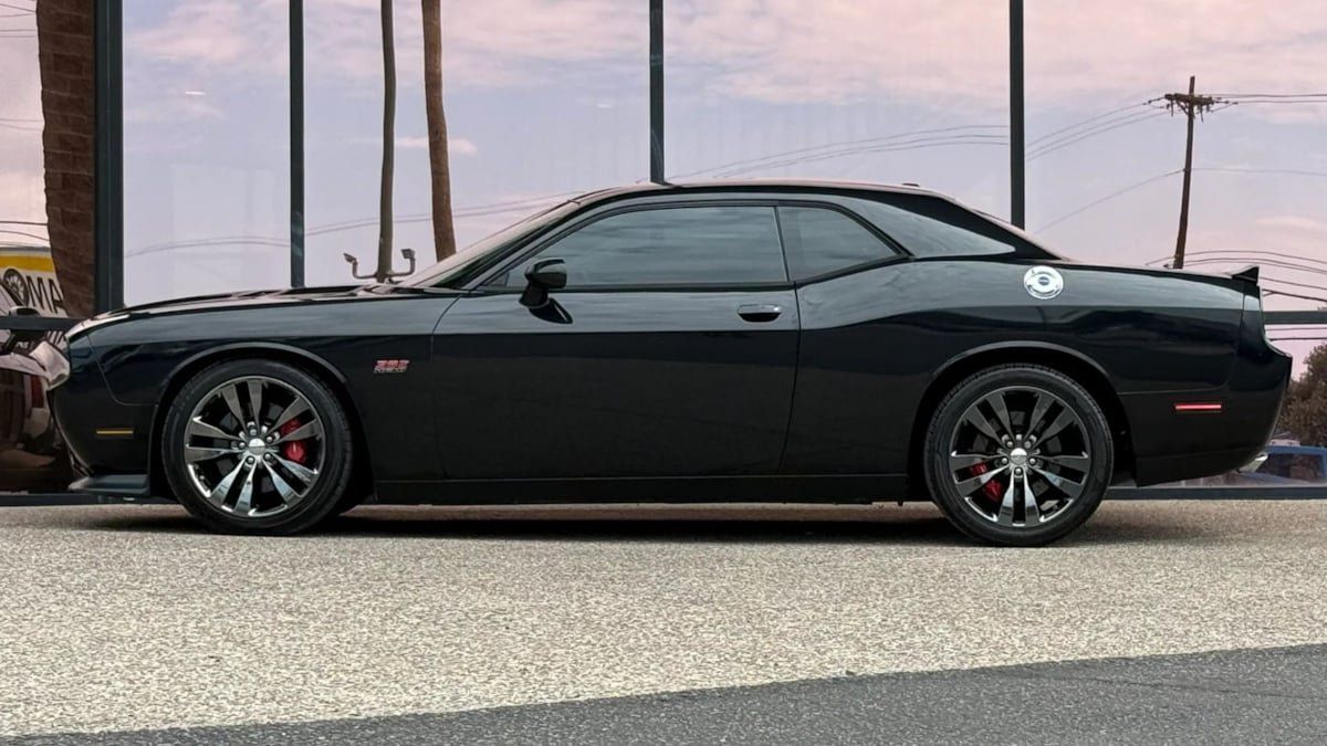 Used 2013 Dodge Challenger SRT8 w/ Harman Kardon Audio Group RWD image 5
