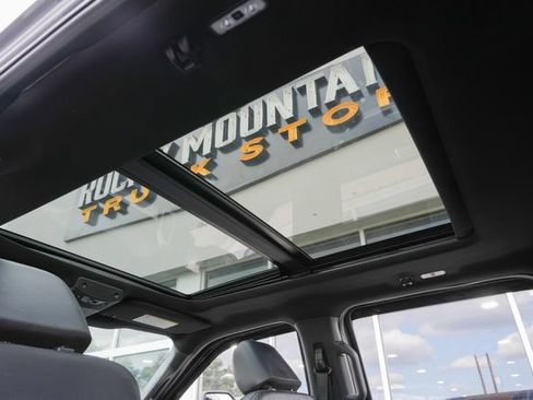 Used 2022 Ford F250 Lariat AWD/4WD image 43