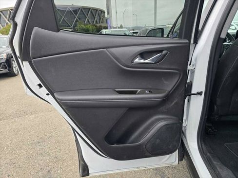 Used 2025 Chevrolet Blazer LT AWD/4WD image 14