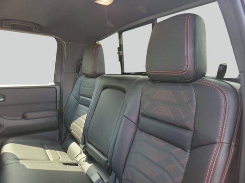 Used 2025 Nissan Frontier PRO-4X w/ Pro Premium Package AWD/4WD image 30