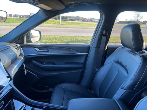 New 2026 Jeep Grand Cherokee L Limited w/ Limited Altitude Package image 20