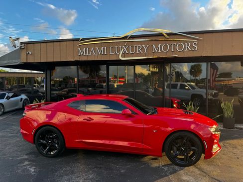 Used 2019 Chevrolet Camaro SS image 2
