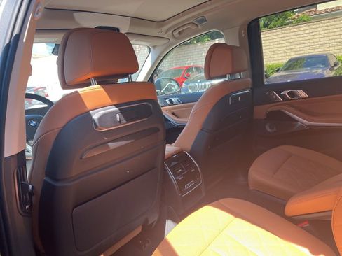 Used 2024 BMW X7 xDrive40i image 6