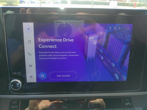 Used 2025 Toyota Camry SE w/ Convenience Package image 29