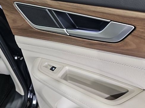New 2026 Volkswagen Atlas SE FWD image 16