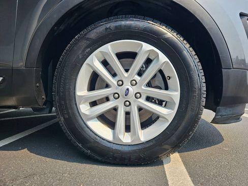 Used 2017 Ford Explorer XLT FWD image 9