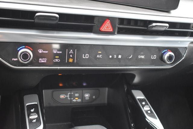 New 2025 Kia Sorento SX Prestige w/ Sage Leather Package AWD/4WD image 33
