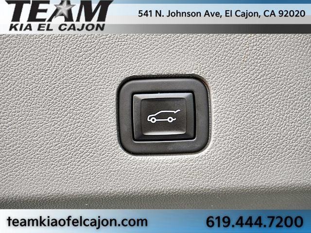 Used 2023 Cadillac XT6 Premium Luxury w/ Technology Package FWD image 14