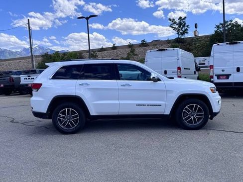 Used 2020 Jeep Grand Cherokee Limited AWD/4WD image 9