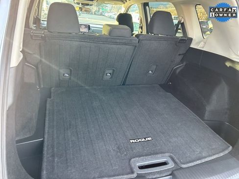 Used 2025 Nissan Rogue SV image 11