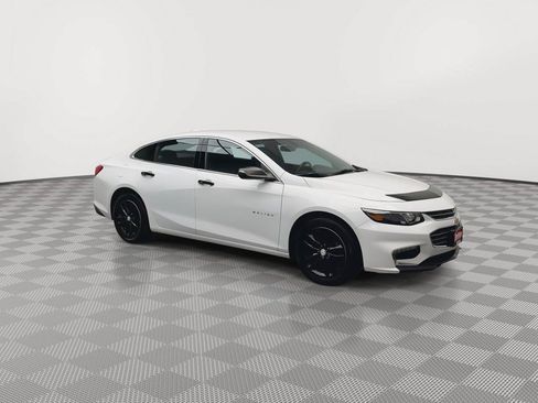 Used 2017 Chevrolet Malibu LT w/ Leather Package FWD image 36