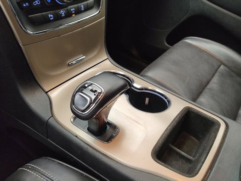 Used 2014 Jeep Grand Cherokee Overland w/ Advanced Technology Group image 26