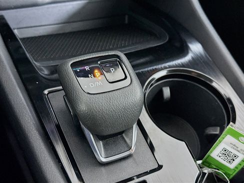 Used 2025 Nissan Rogue SV image 23