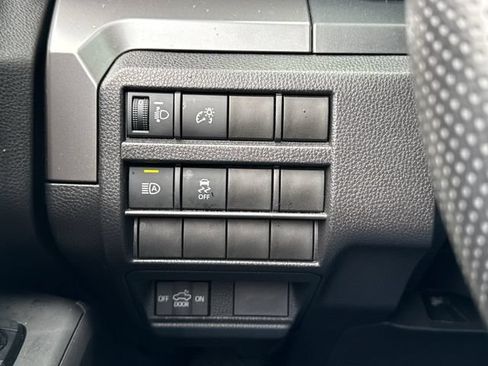 Certified 2024 Toyota Tacoma SR5 AWD/4WD image 29