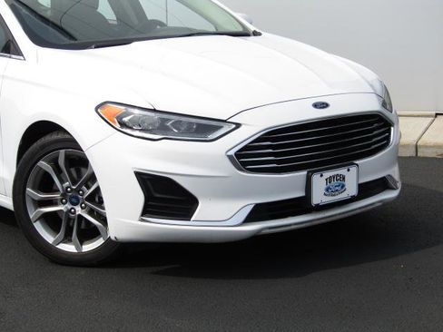 Used 2020 Ford Fusion SEL image 4