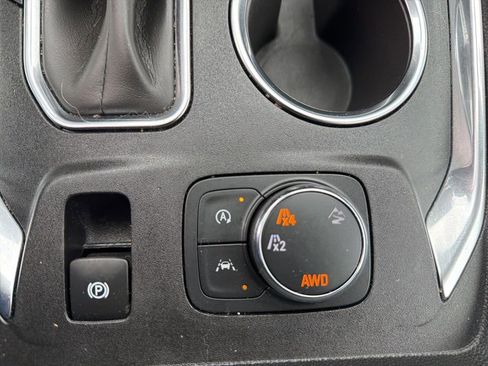 Used 2023 Chevrolet Traverse LT w/ LPO, Cargo Package image 29