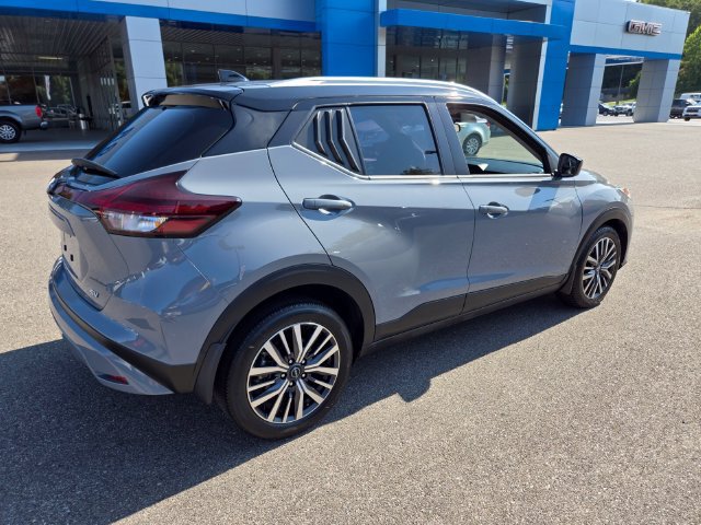 Used 2024 Nissan Kicks SV FWD image 9