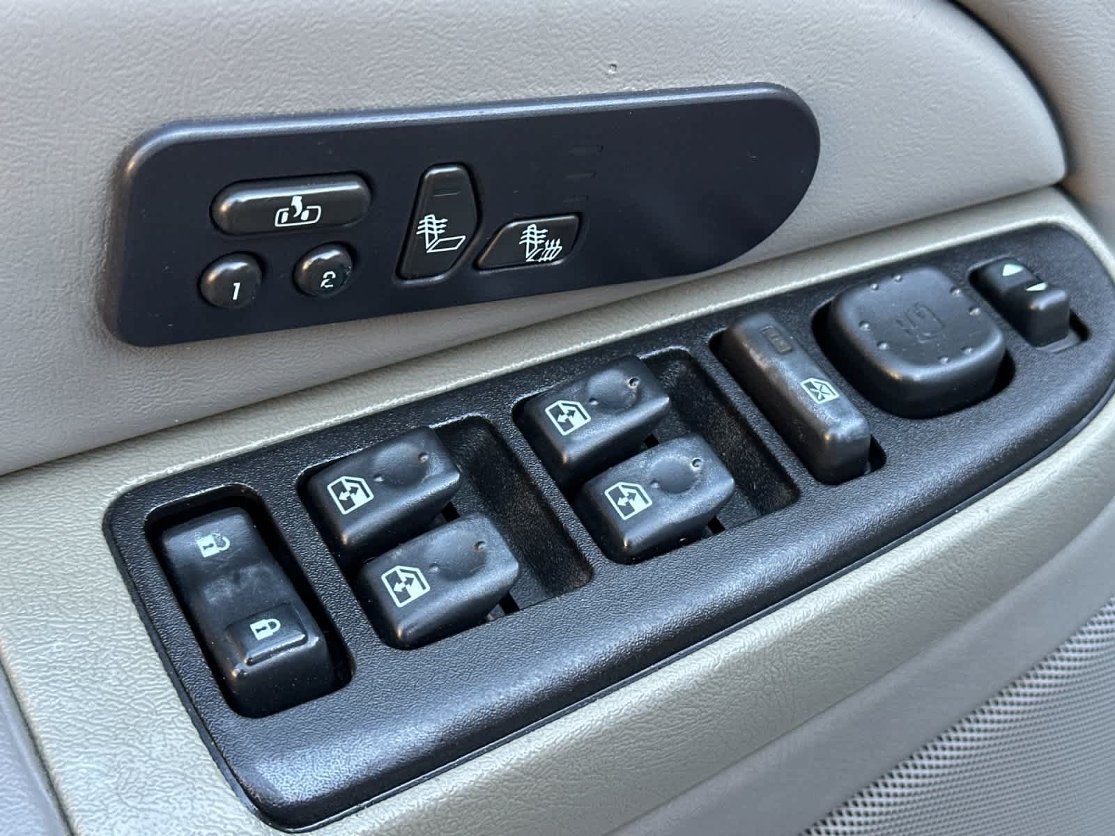Used 2004 Chevrolet Silverado 2500 LT RWD image 13