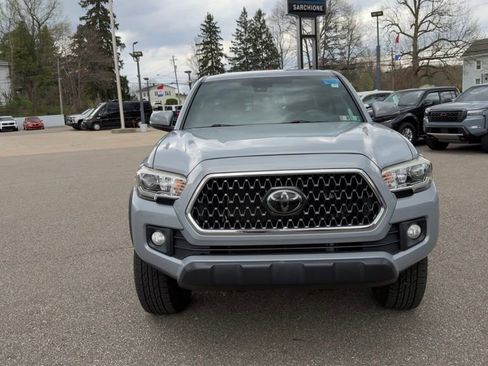 Used 2018 Toyota Tacoma TRD Off-Road image 3