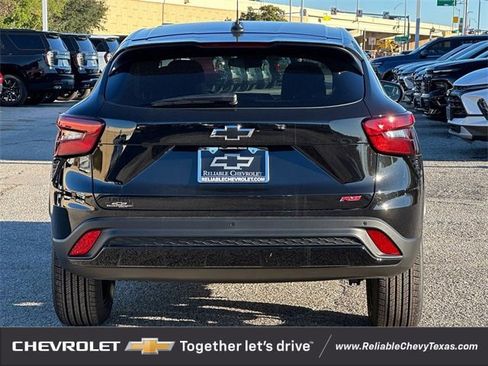 New 2026 Chevrolet Trax RS w/ Sunroof Package image 5