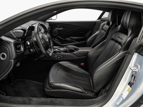 Used 2019 Aston Martin V8 Vantage Coupe RWD image 39