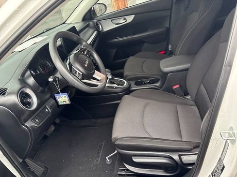 Used 2024 Kia Forte LXS FWD image 7