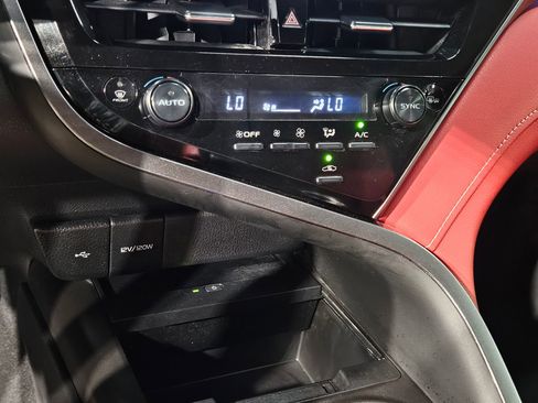 Used 2024 Toyota Camry XSE image 31