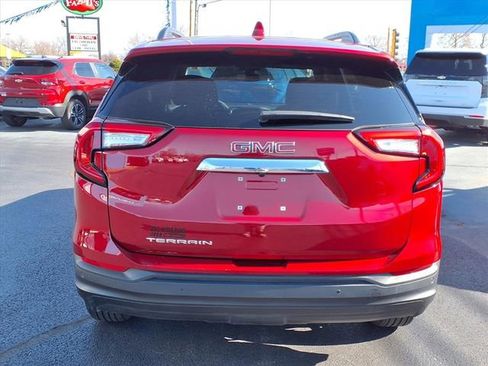 Used 2024 GMC Terrain SLE w/ Driver Convenience Package image 20