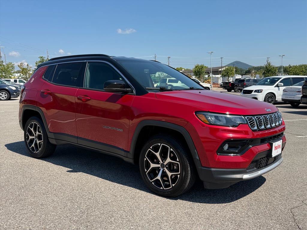 Used 2025 Jeep Compass Limited AWD/4WD image 2