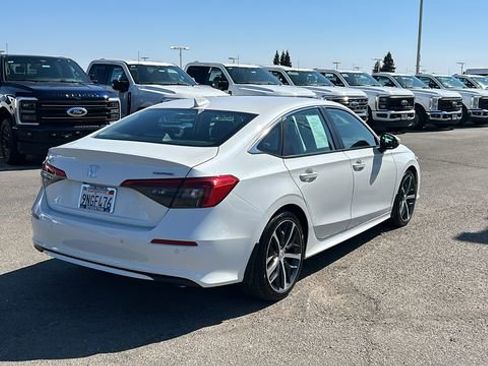 Used 2024 Honda Civic Touring image 3