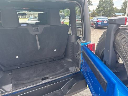 Used 2015 Jeep Wrangler Sport AWD/4WD image 24
