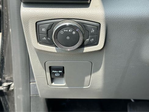 Used 2018 Ford F150 XL w/ Equipment Group 101A Mid AWD/4WD image 19