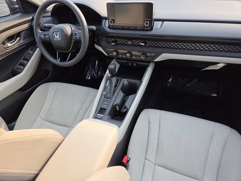 Certified 2025 Honda Accord SE image 25