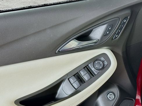 Used 2021 Buick Encore GX Essence w/ Advanced Technology Package image 17