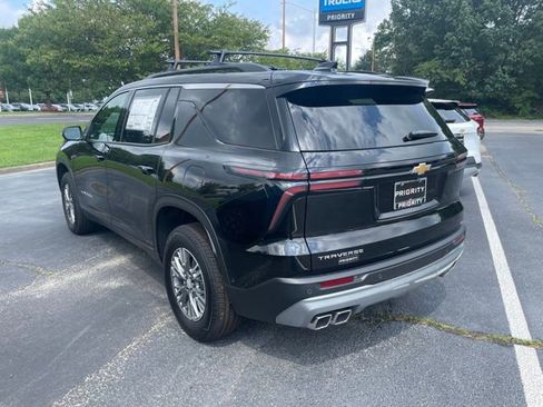 New 2025 Chevrolet Traverse LT w/ Enhanced Driving Package image 3