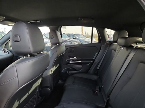 Certified 2025 Mercedes-Benz GLA 250 image 17